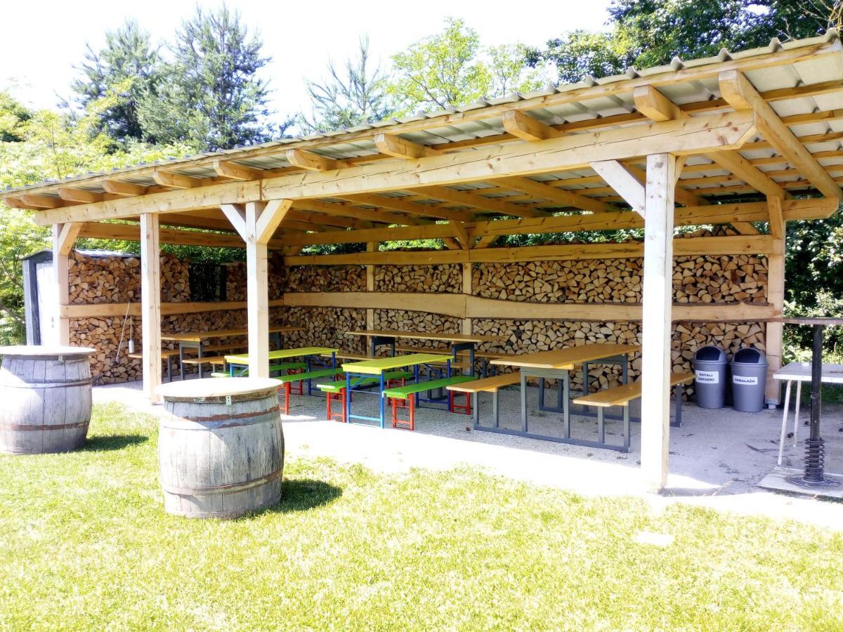 Camping @ Nogometni Golf Ljubljana Hotel Exterior foto