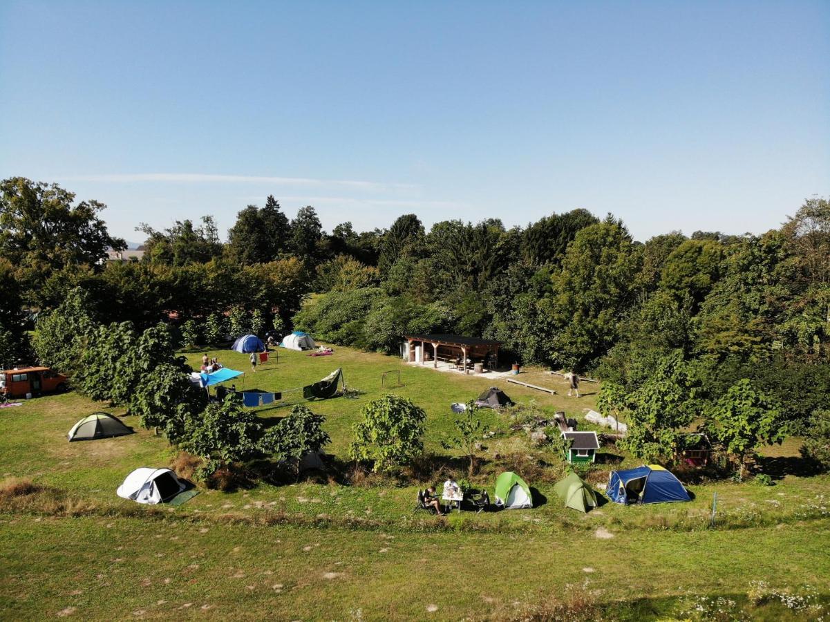Camping @ Nogometni Golf Ljubljana Hotel Exterior foto