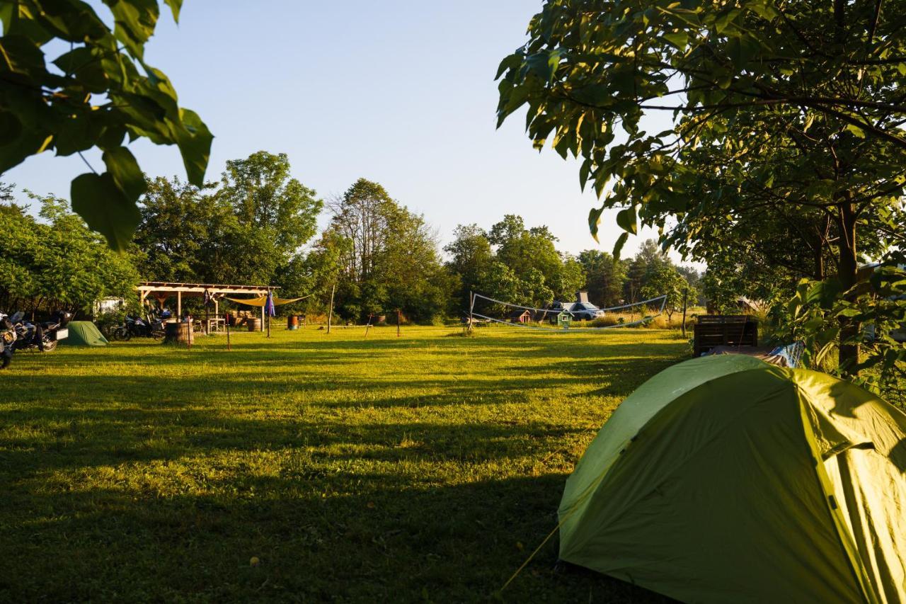 Camping @ Nogometni Golf Ljubljana Hotel Exterior foto