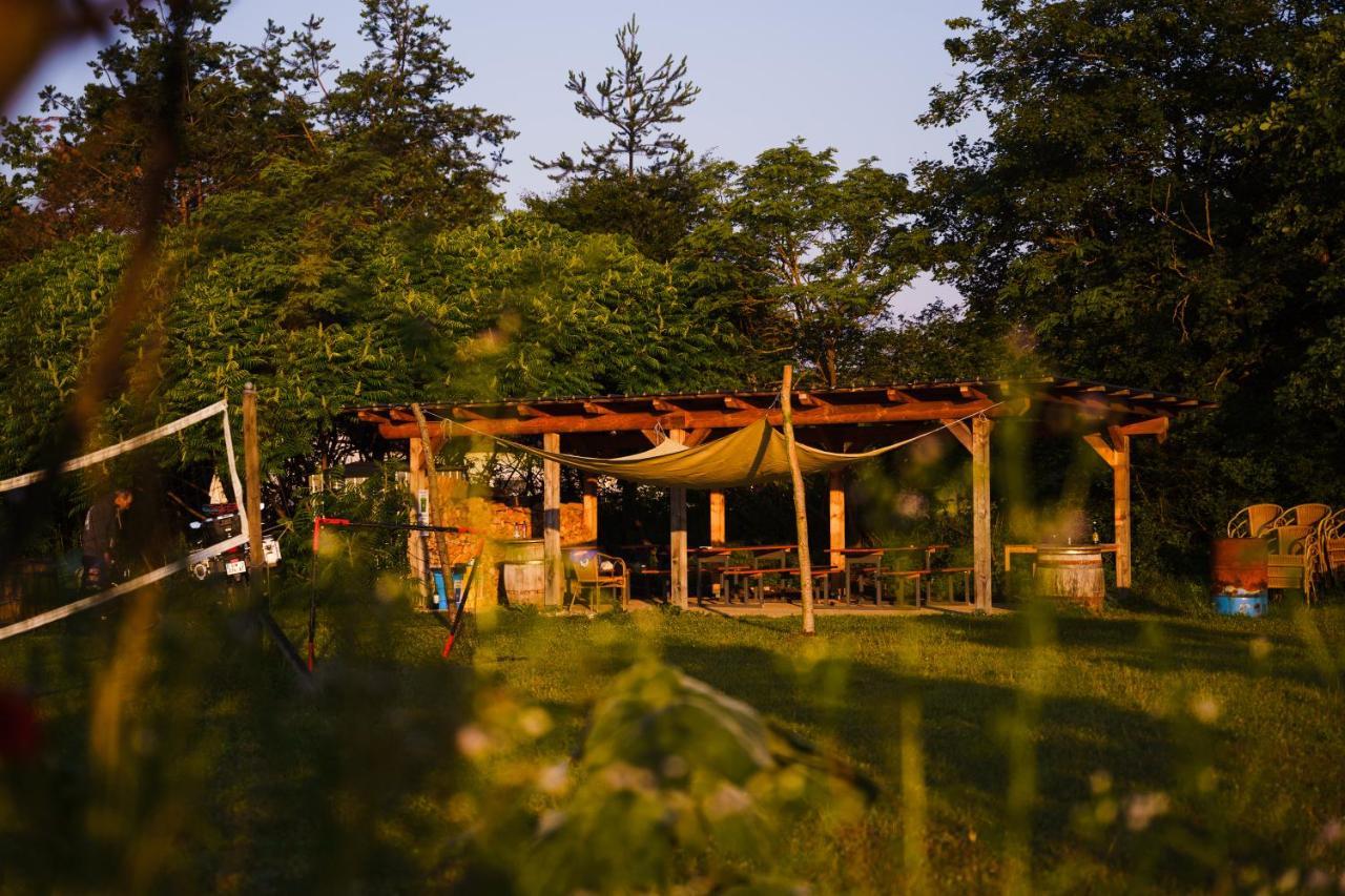 Camping @ Nogometni Golf Ljubljana Hotel Exterior foto