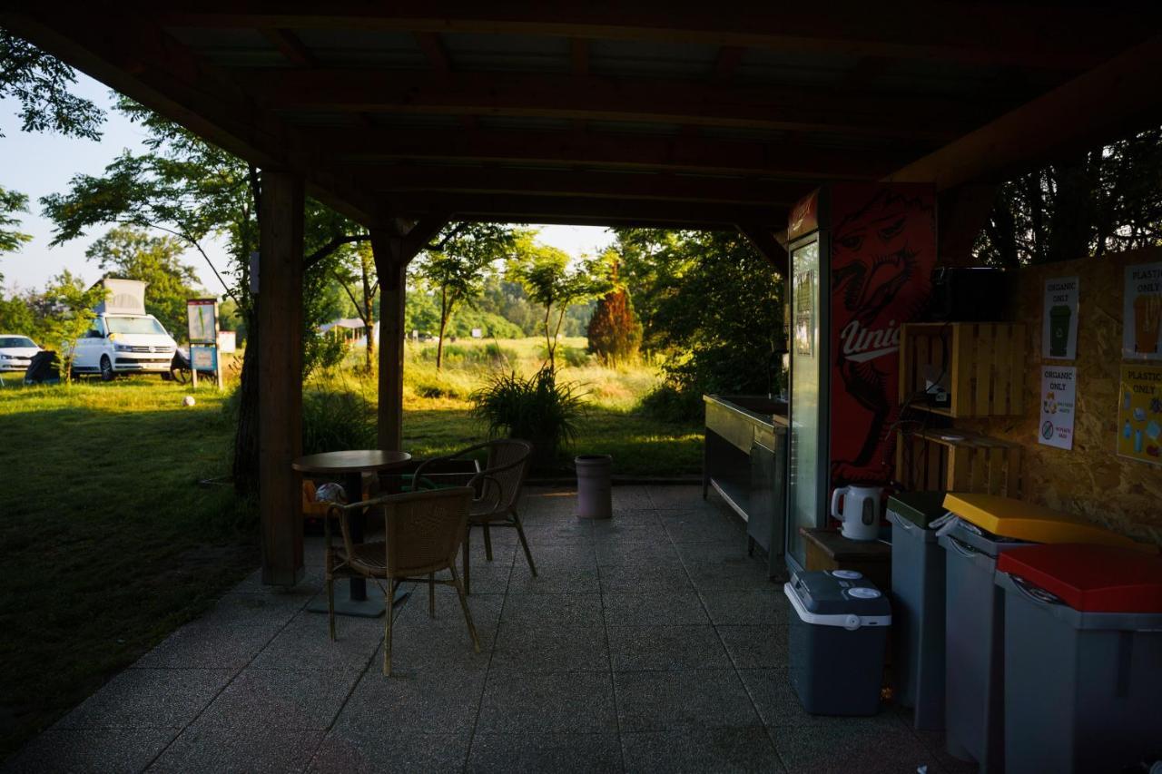 Camping @ Nogometni Golf Ljubljana Hotel Exterior foto