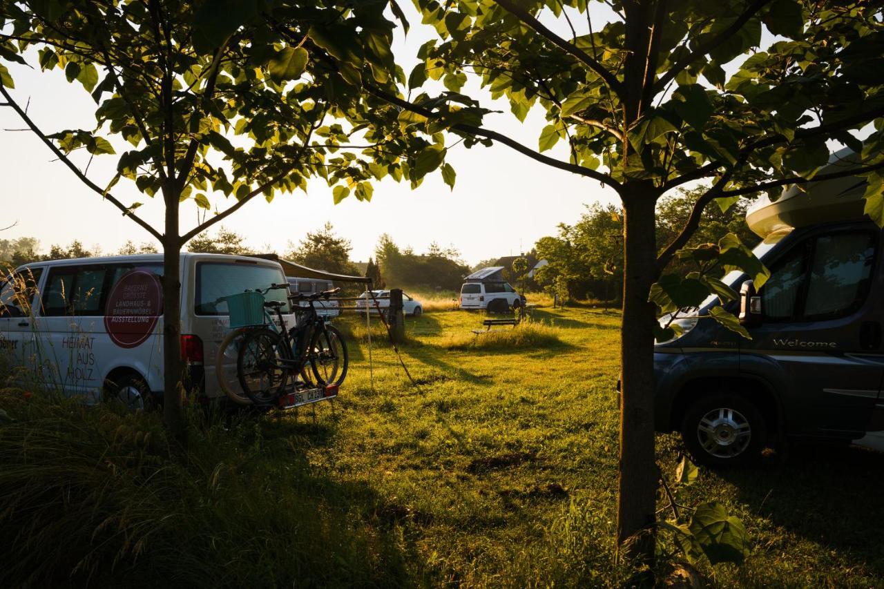 Camping @ Nogometni Golf Ljubljana Hotel Exterior foto